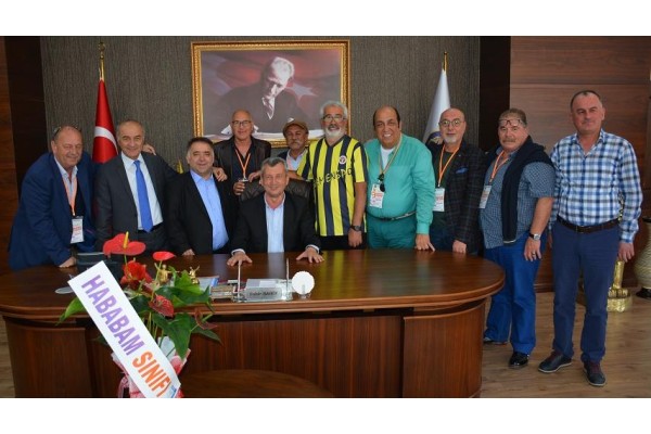 HABABAM SINIFI MENEMEN’DE…