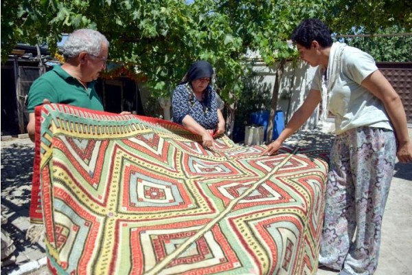 HELVACI KİLİMİNE COĞRAFİ İŞARET ALINACAK