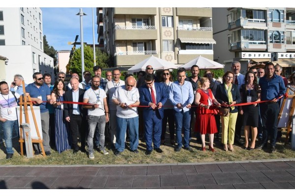 ‘1 FOTOĞRAF 1 GELECEK’ SANAT SOKAĞINDA