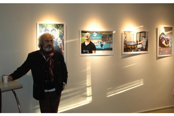 EGE’DE ''ENGELLİLER'' FOTOĞRAF SERGİSİ AÇILDI