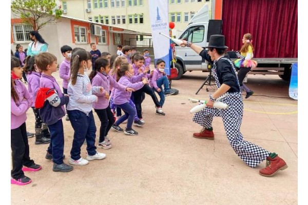 BÜYÜKŞEHİR’DEN GEZİCİ ÇOCUK TİYATROLARI ŞENLİĞİ