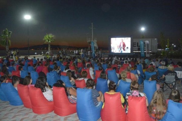 YENİ ŞAKRAN’DA AÇIK HAVA SİNEMA NOSTALJİSİ