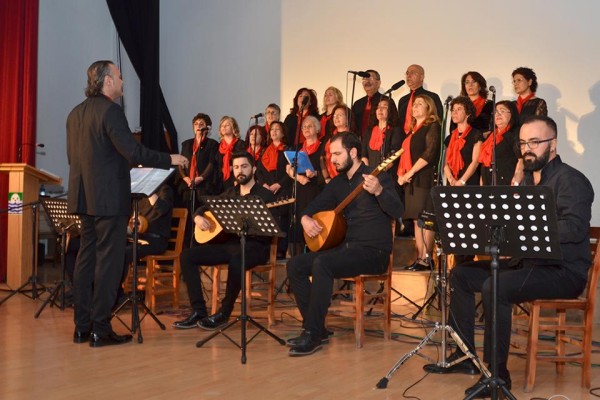 ‘AŞIK VEYSEL’ FOÇA’DA TÜRKÜLERİYLE ANILDI