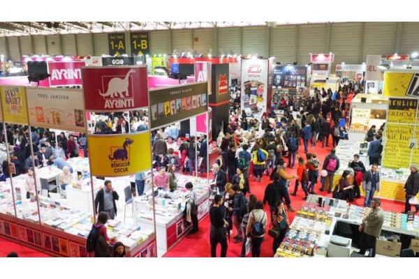 İZMİR KİTAP FUARI İKİNCİ KEZ ERTELENDİ