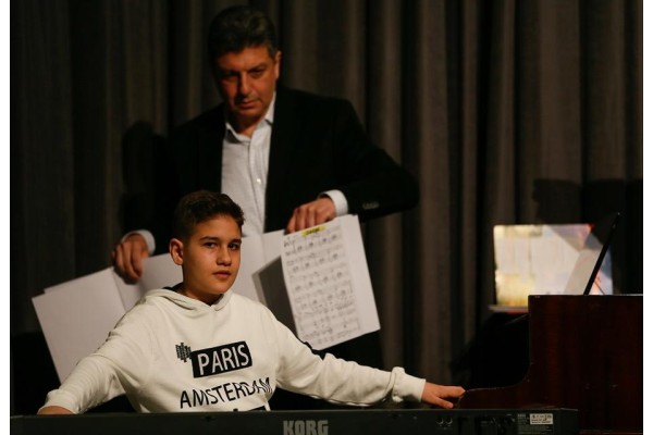 KÜÇÜK CAZ PİYANİSTİNİ FESTİVAL HEYECANI SARDI