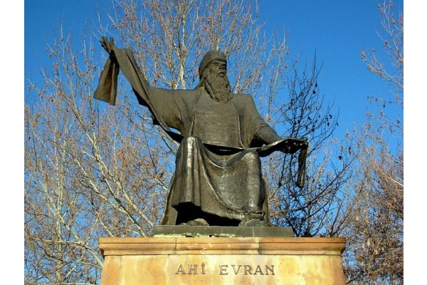 BİR BAŞKA AÇIDAN ‘AHİLİK’…