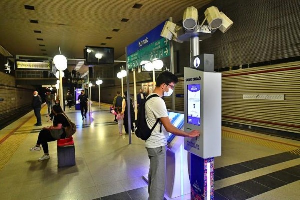 SANAT DURAKLARI İZMİRLİLERİ BEKLİYOR