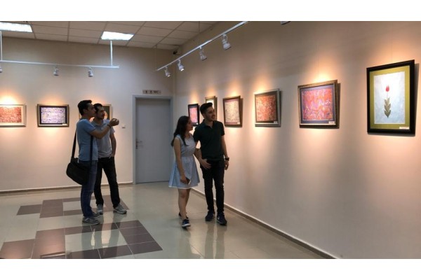 DUYGULARINI “EBRU” İLE İFADE ETTİLER