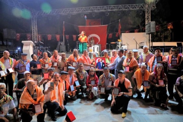 Binlerce kişi Yörük Türkmen Şenliği'nde buluştu