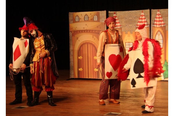 BERGAMALI ÇOCUKLAR KELOĞLAN’I İZLEDİ