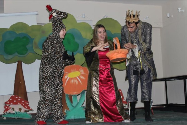 BAYRAKLI’DA TİYATRO ŞENLİĞİ BAŞLIYOR