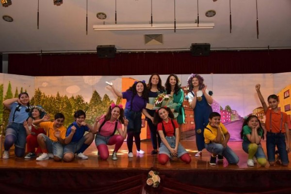 ALİAĞA’DAN BİTLİS’E CANLI TİYATRO OYUNU