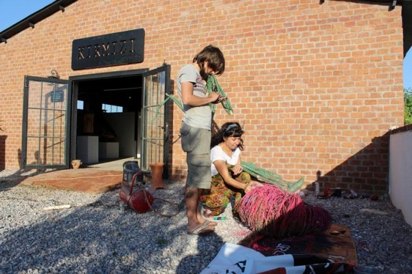 ÖLMEZ AĞACIN SANAT YOLCULUĞU KIRMIZI'DA