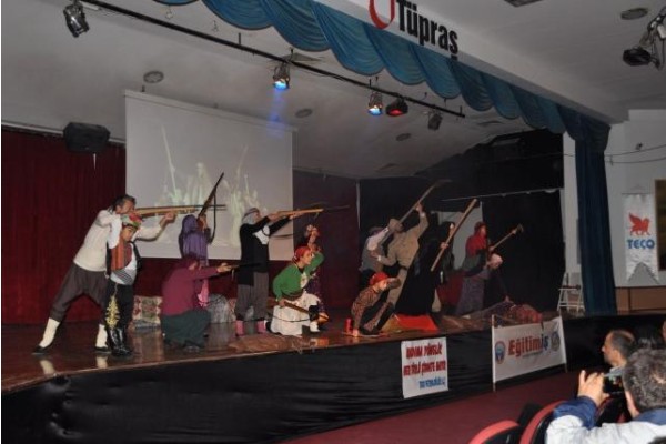 ANADOLU KADINLARI SAHNELENDİ