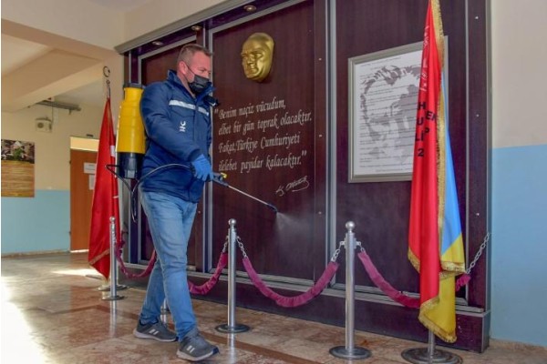 OKULLAR DEZENFEKTE EDİLİYOR