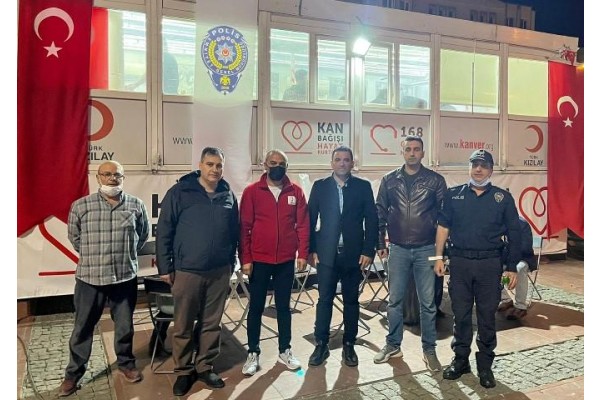 EMNİYETTEN KIZILAY’A KAN BAĞIŞI