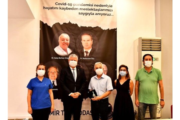 SAĞLIK EMEKÇİLERİ İÇİN PANDEMİ ANITI YAPILACAK