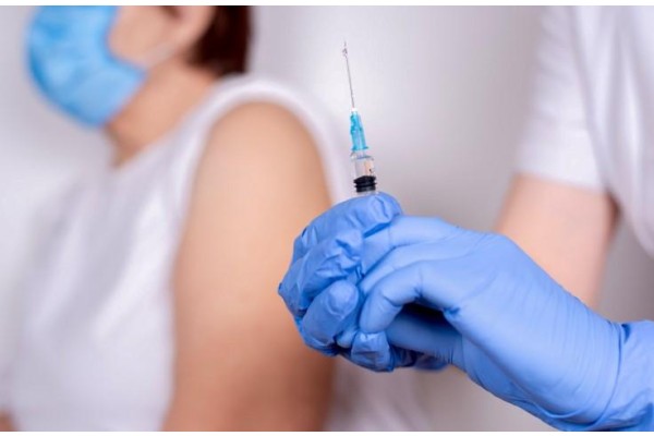 YENİ VARYANTLARA KARŞI AŞILAMA UYARISI