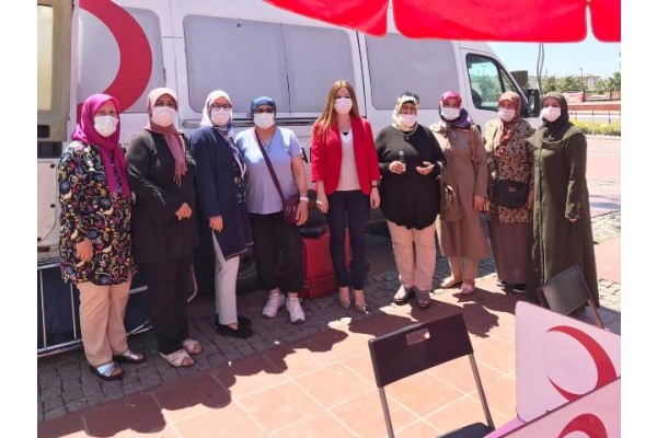 AK KADINLARDAN KAN BAĞIŞI KAMPANYASI