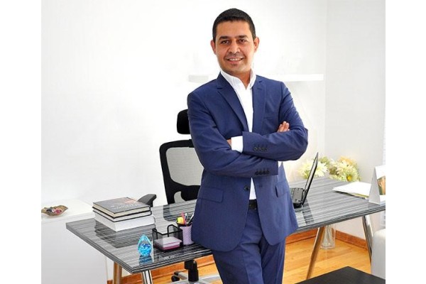 Op. Dr. Altan Yücetaş ile Burun Estetiği