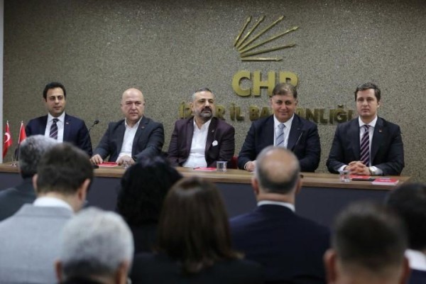 Tugay, ilçe adaylarıyla buluştu