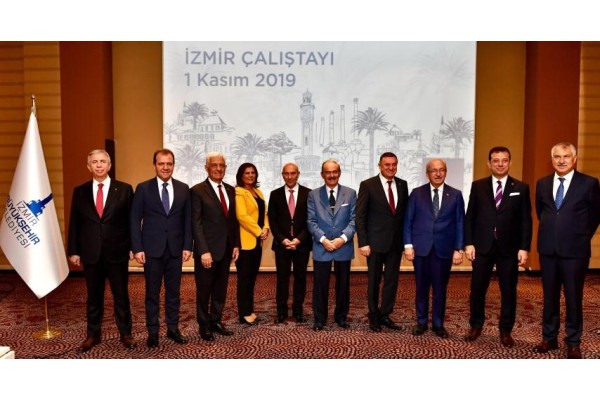 CHP’Lİ BAŞKANLAR İZMİR’DE TOPLANDI