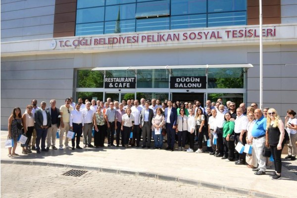 CHP 16 ilçe başkanıyla sahada