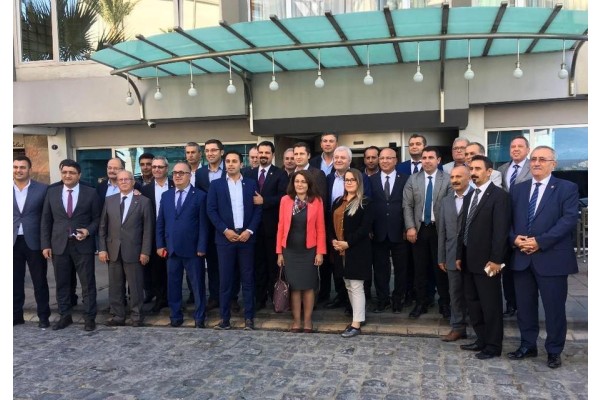 TUNCAY ÖZKAN İLÇE BAŞKANLARIYLA GÖRÜŞTÜ