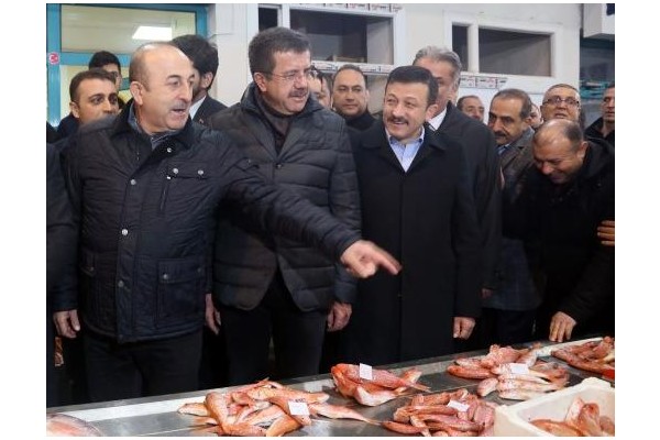 "HEM BELEDİYECİLİĞİ HEM DÜNYAYI ÇOK İYİ BİLİYOR"