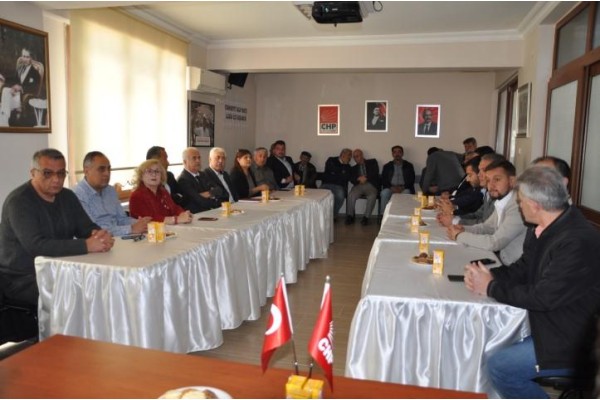 CHP YENİ MECLİS ÜYELERİYLE TOPLANDI