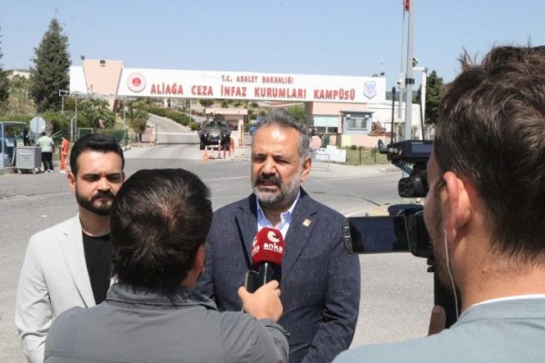 Tutuklu gençleri ziyaret etti