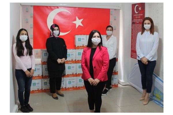 İYİ PARTİLİ KADINLAR İHTİYAÇ SAHİPLERİNİ UNUTMADI