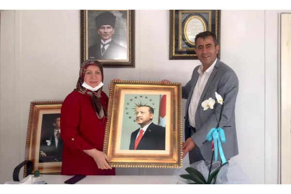 ERDEM MUHTARLARIN SIKINTILARINI DİNLİYOR