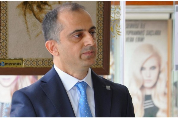 SEDAT SARI’DAN MEYDANDA TOPLANTI ÇAĞRISI