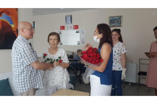 OĞUZHAN’DAN HUZUREVİ ZİYARETİ