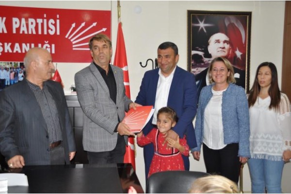 ZEKİ KÜÇÜKAKYÜZ DOSYASINI TESLİM ETTİ