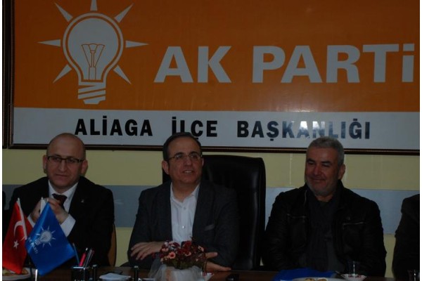 “İZMİR KENTSEL DÖNÜŞÜMDE SINIFTA KALDI”