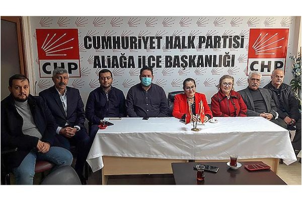 OĞUZHAN: “ACAR, ALİAĞA’YI UÇURUMA SÜRÜKLÜYOR”