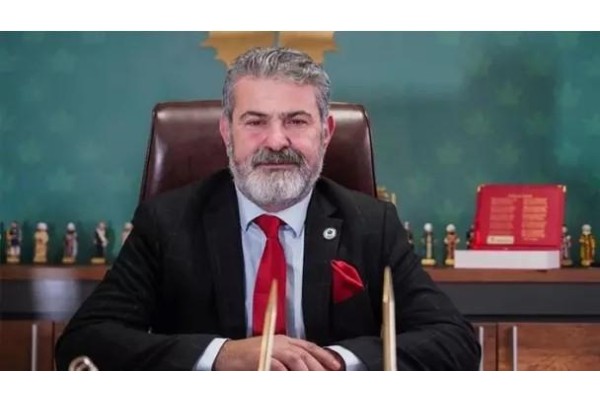 CEM KAVUR İSTİFA ETTİ