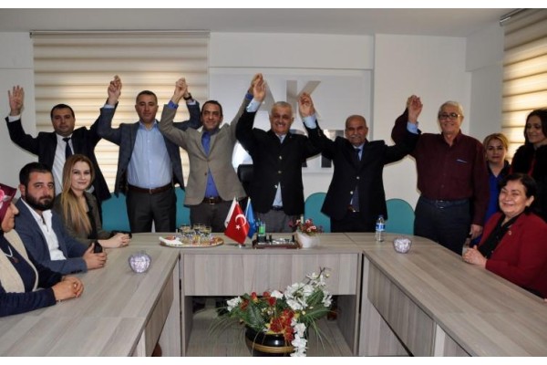 AK PARTİ’DE 5 İSİM DAHA ADAY ADAYLIĞI İÇİN BAŞVURDU