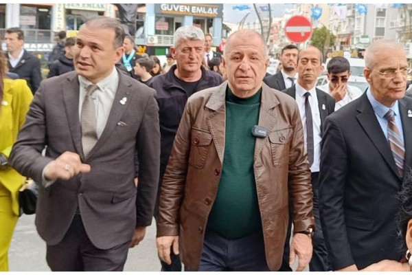 Özdağ Aliağa’da halka seslendi