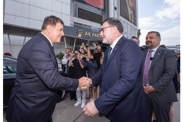 Tugay’dan siyasi partilere ziyaret