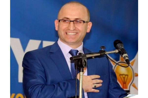 BAŞKAN ADAYI AKBU...