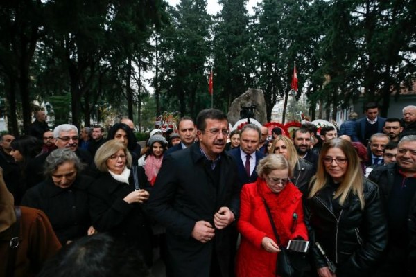 ZEYBEKCİ'DEN ZÜBEYDE HANIM'IN KABRİNE ZİYARET