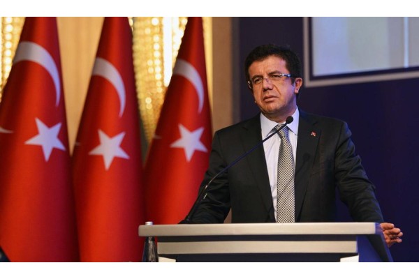 NİHAT ZEYBEKCİ’NİN ‘TARİHİ ALAN’ PROJESİ