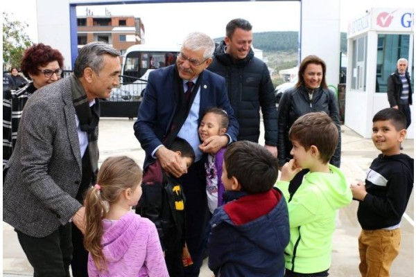 BEKO VE DURMAZ’DAN OKUL ZİYARETİ