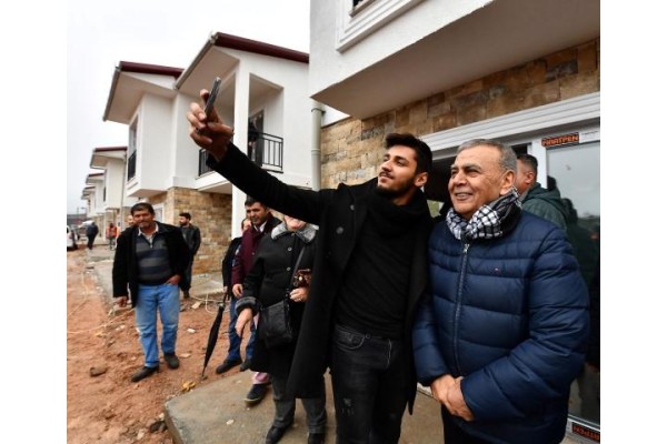 “HİÇ EĞİLMEDİM, HİÇ ADAM SATMADIM”