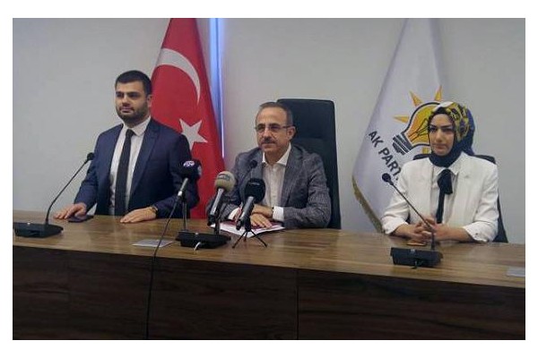 AK Parti İzmir'in yeni yönetimi açıklandı