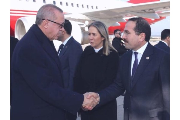 “İZMİR HAK ETTİĞİ YATIRIMLARA AK PARTİ İLE KAVUŞTU”