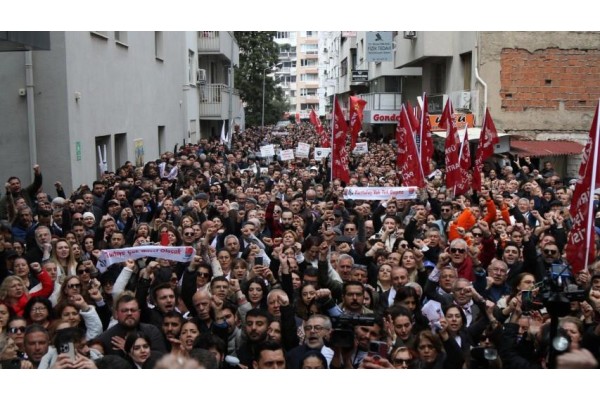 CHP'liler sokağa döküldü!